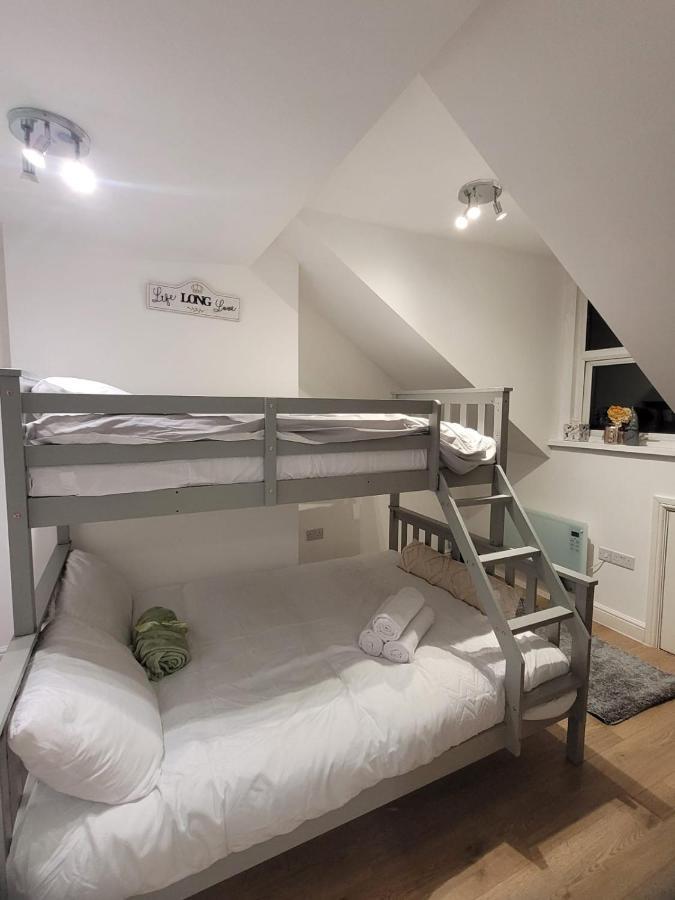 Canary Wharf Apartments Лондон Екстер'єр фото