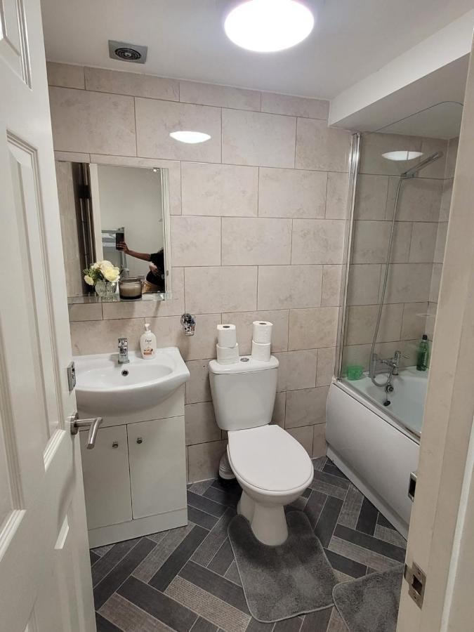 Canary Wharf Apartments Лондон Екстер'єр фото