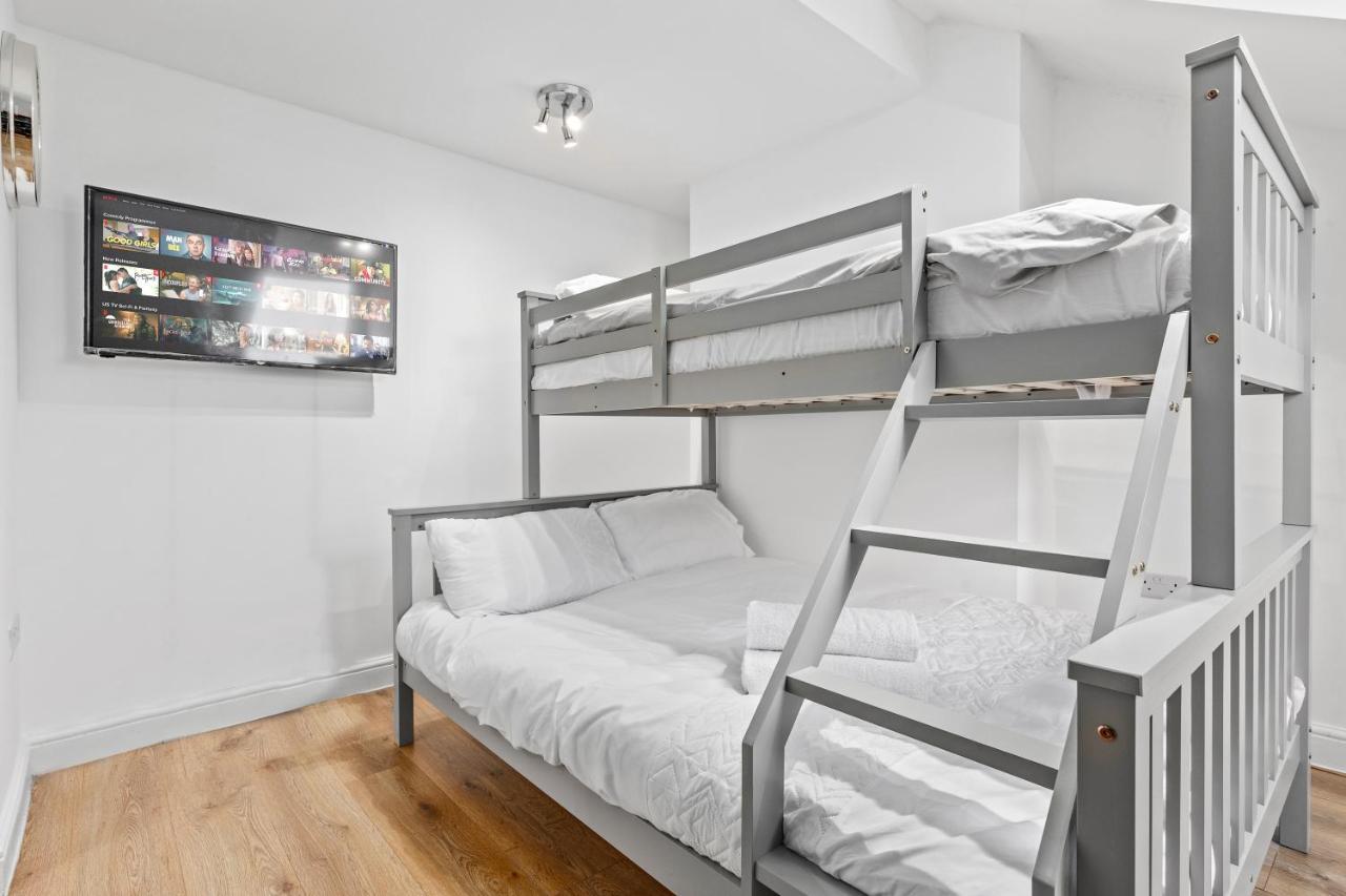 Canary Wharf Apartments Лондон Екстер'єр фото